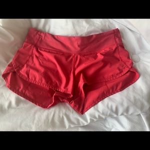Lululemon size 6 speed up 2.5 shorts